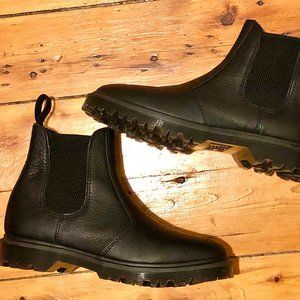 Doc Martens Chelsea Boots